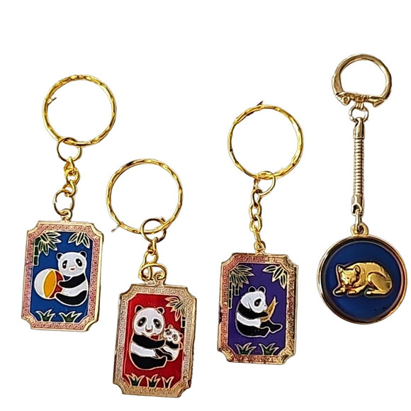 Lot of Four Vintage Keychains Three Panda's and One Cat - Picture 1 of 7